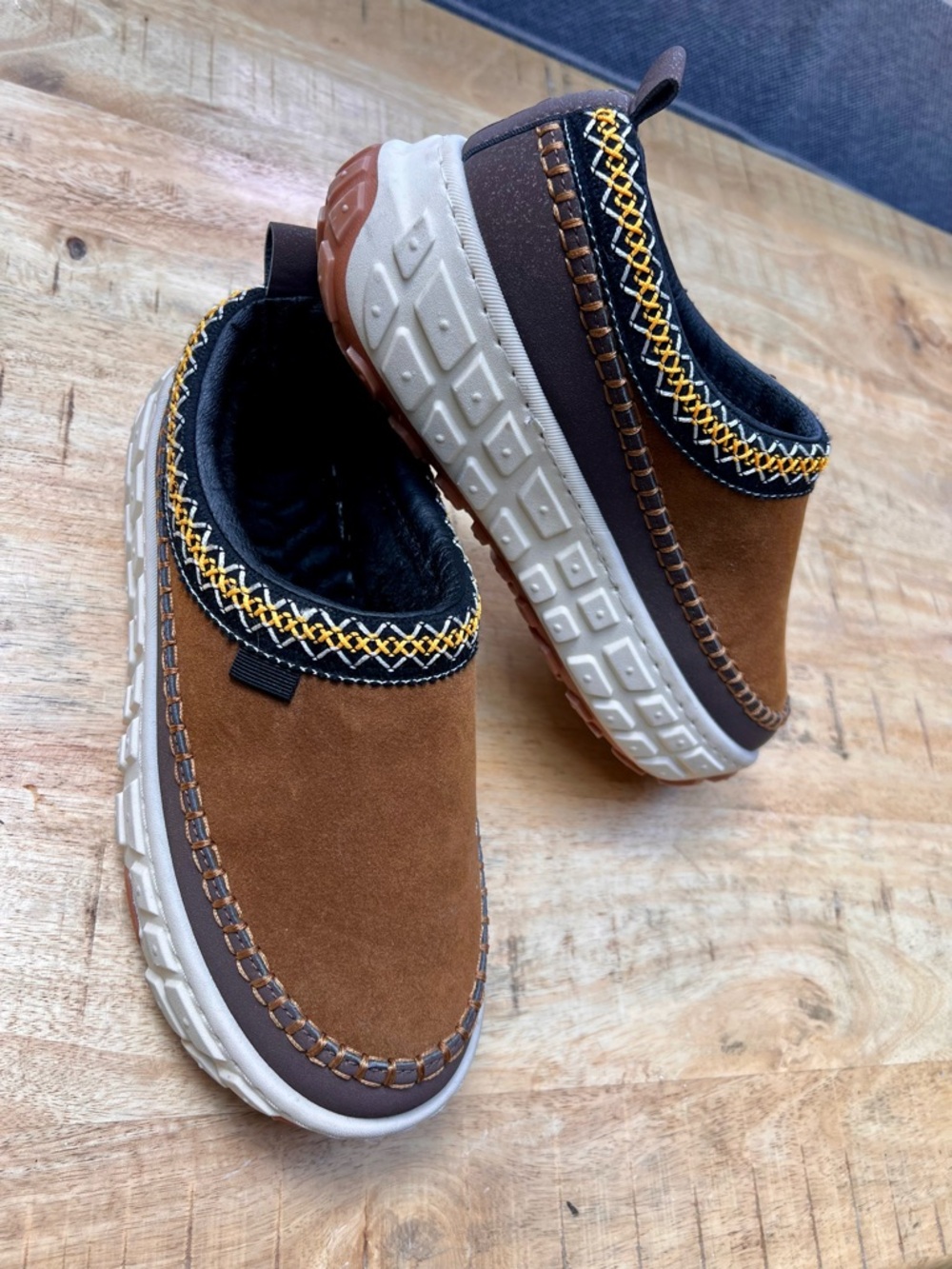 Venture Daze platform slip-on size 10